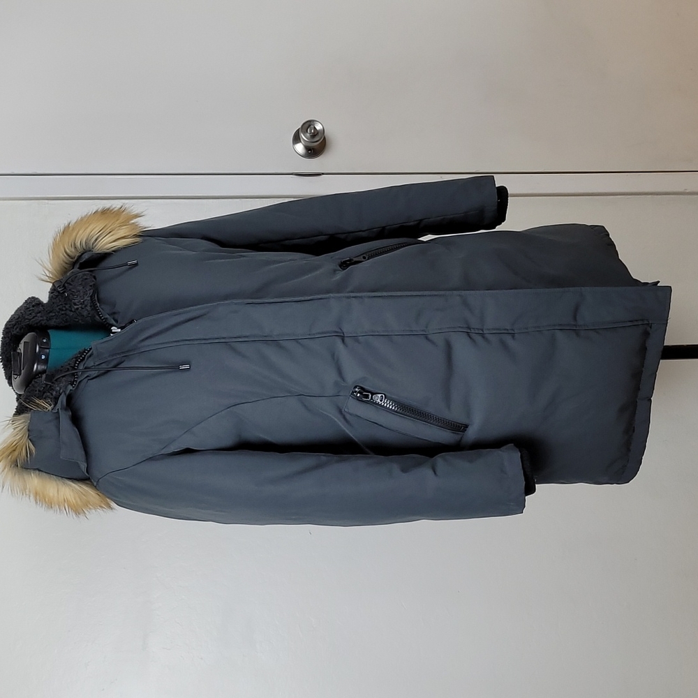 Vince Camuto Down filled coat, size medium, grey